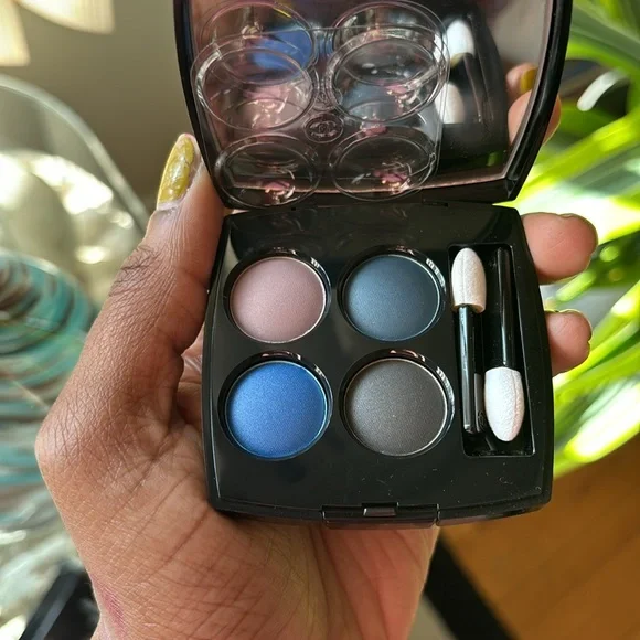 NEW AUTHENTIC CHANEL multi-effect Quadra eyeshadow (312 Quiet Revolution)